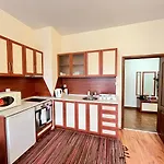 Apartment Cedar Heights 2 *