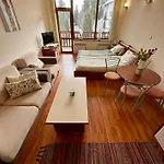Cedar Heights 2 Apartment